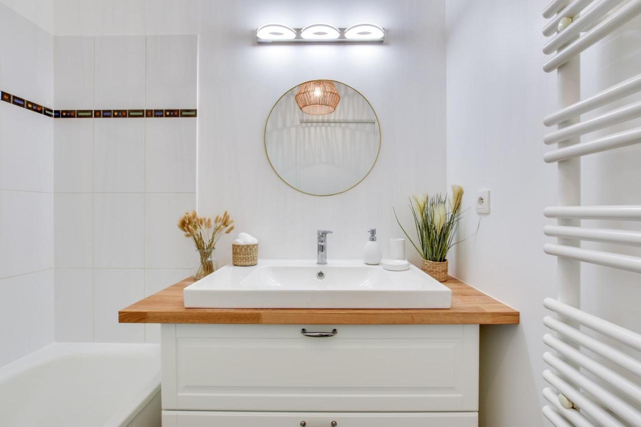 Appartement Megara - Welkeys Монтеврен Экстерьер фото